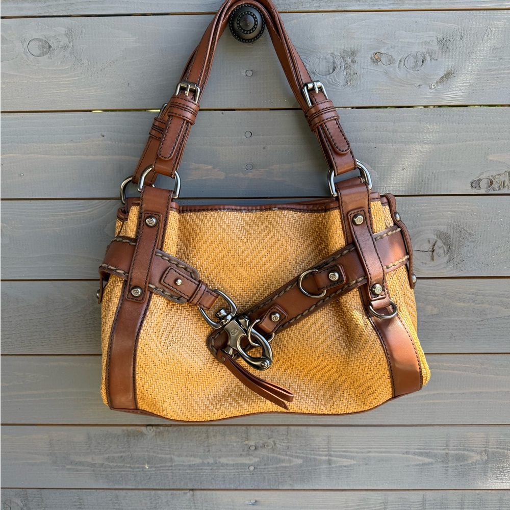 Women’s Shoulder Bag in Tan and Brown - Stylish Everyday Carry
